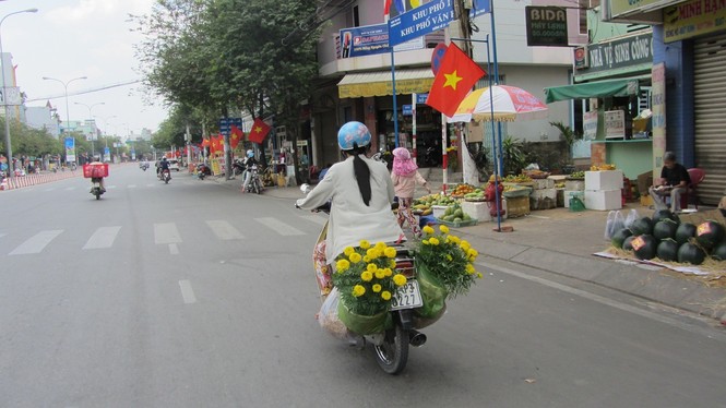 Chiều 30 tết, nhiều nơi không có hoa để bán - ảnh 7